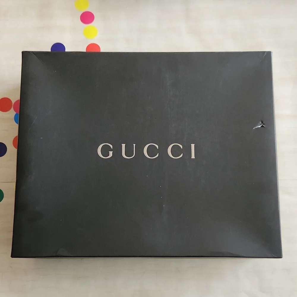 Gucci Women's Shoulder Bag - Picture 3 of 9